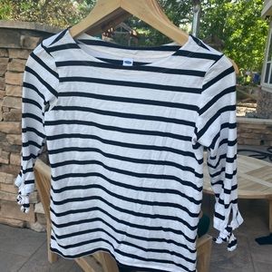 Black and white striped 3/4 sleeve tee